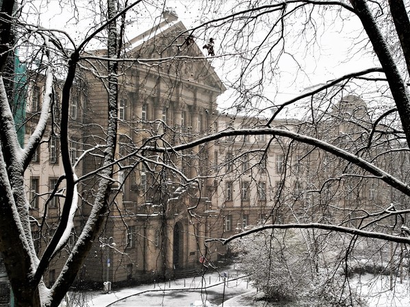 Oberlandesgericht Köln - Reichenspergerplatz im Winter